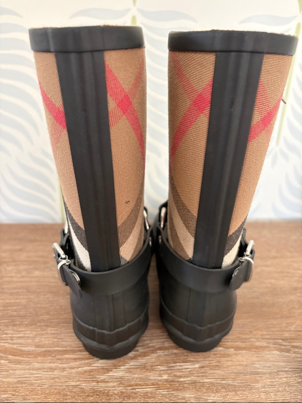 NWOT Burberry Rain Boots Size 38 Never Worn - Picture 4 of 5